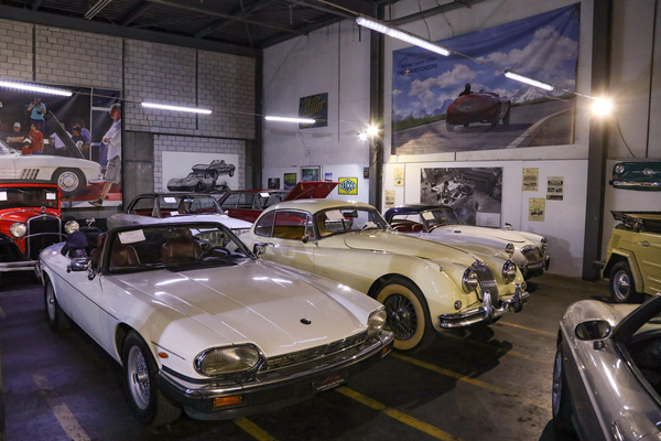 Jaguar XJ-S V12 Convertible (1989) - als Lot 48 angeboten an der Versteigerung der Oldtimer Galerie in Toffen am 22. März 2025