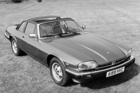 Jaguar XJ-SC 3.6 Cabriolet (1983) – Hier ist die gegenüber dem H.E. stärker ausgewölbte Motorhaube gut zu erkennen