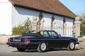 Jaguar XJ-SC V-12 Cabriolet (1985) – Anstelle des Klappverdecks bot Jaguar auch ein stoffbespanntes Hardtop für den hinteren Dachteil an Jaguar XJ-SC V-12 Cabriolet (1985) – Anstelle des Klappverdecks bot Jaguar auch ein stoffbespanntes Hardtop für den hinteren Dachteil an