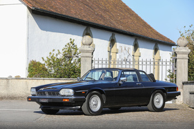 Zurück zu alter Herrlichkeit: Seit dem Modelljahr 1982 trägt der XJ-S Chromleisten auf den Stossfängern