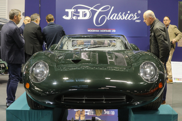 Jaguar XJ13 (1966) - ein Original gibt es nicht mehr, aber sehr schöne Nachbauten - Rétromobile Paris 2024