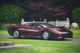 Jaguar XJ220 (1993) - als Lot 125 an der Versteigerung von RM/Sotheby's in Monterey 2017