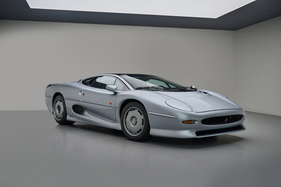 Jaguar XJ220 (1993) - als Lot 133 an der RM/Sotheby’s Dubai Versteigerung 2024