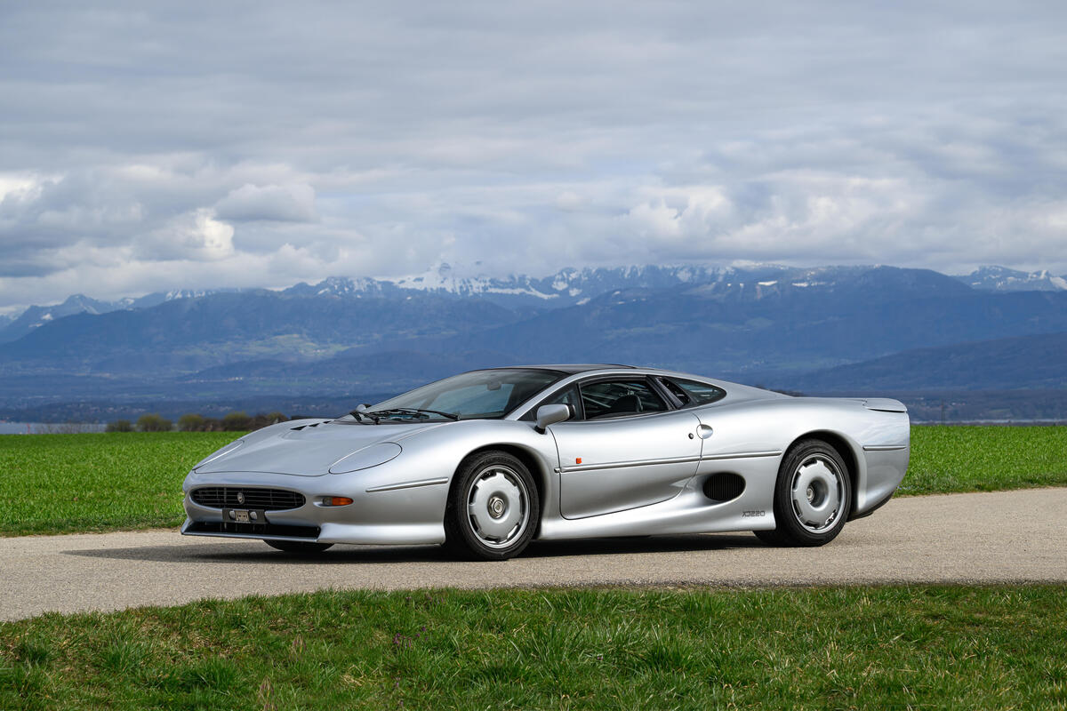 Jaguar XJ220 (1994) - Lot 136 an der Bonhams Bonmont Versteigerung am 30. Juni 2024
