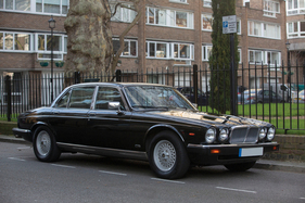 Jaguar XJ6 (1981) - als Lot 327 verkauft an der RM/Sotheby's "The European Sale featuring the Petitjean Collection" Online-Only-Versteigerung 2020