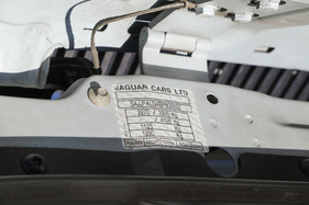 Jaguar XJ6 3.2 Executive (1997) - Chassisplakette