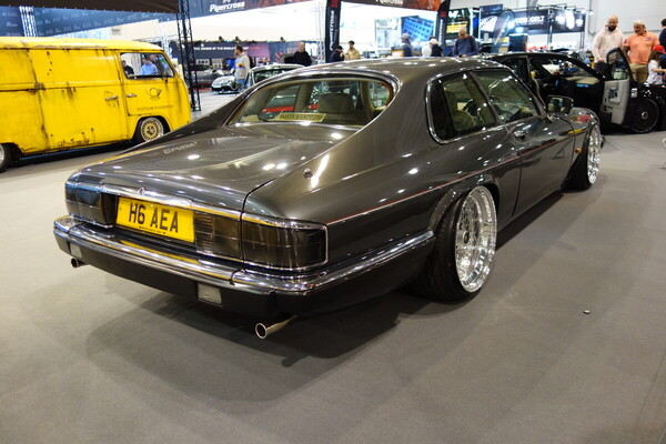 Jaguar XJS (1991) – Kreuzspeichen im Doppelpack – Essen Motor Show 2023