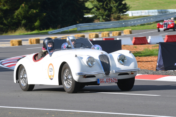 Jaguar XK 120 (1952) - Pista e Piloti Flugplatz Pferdsfeld 2020