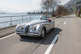 Jaguar XK 120 (1952) - am See entlang - jeder Kilometer fühlt sich an wie Urlaub