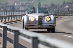 Jaguar XK 120 (1952) - man sieht aus dieser Perspektive gut, wie gross das Lenkrad war Jaguar XK 120 (1952) - man sieht aus dieser Perspektive gut, wie gross das Lenkrad war