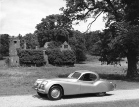 Jaguar XK 120 Coupé (1952) - Seitenansicht des Coupés