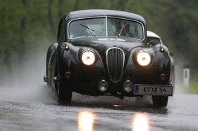 Jaguar XK 120 FHC (1954) - am Start in der Sportwagenklasse - Gaisbergrennen 2013 - Berglauf auf den Gaisberg am Freitag (1954)