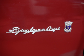 Jaguar XK 120 Flying Jaguar" (1952) - Typenschriftzug auf der Flanke - Rétromobile Paris 2019