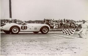 Jaguar XK 120 Hansgen Special (1953) – Fahrt über die Ziellinie in Watkins Glen