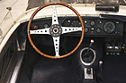 Jaguar XK 120 Hansgen Special (1953) – Flache Lenkradnabe statt Bombe wie beim 120er, die aufs Brustbein zielt