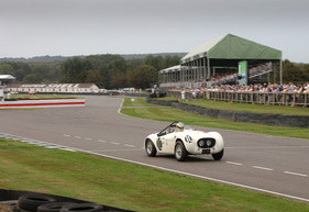Jaguar XK 120 Hansgen Special (1953) – Nach Woodcote Richtung Ziel-Schikane