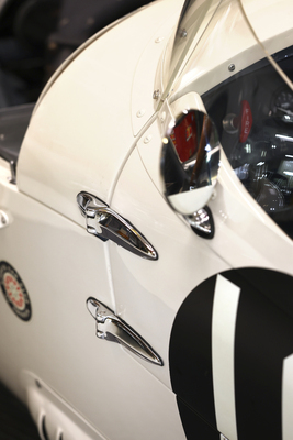 Jaguar XK 120 Hansgen Special (1953) – Türscharniere unbekannter Herkunft