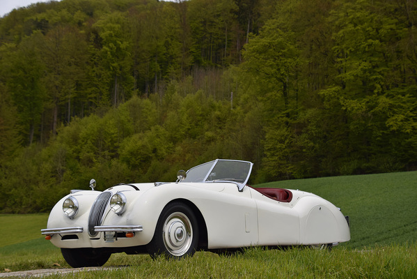 Image: Jaguar XK 120 OTS (1952) - registered for auction at the Oldtimer Galerie Toffen on October 17, 2020
