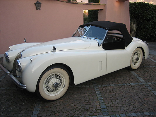 Jaguar XK 120 OTS (1953) - angeboten als Lot 79 an der Versteigerung der Oldtimer Galerie Toffen vom 1. Dezember 2012