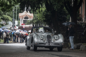 Jaguar XK 120 OTS Roadster (1951) - an der Mille Miglia 2016