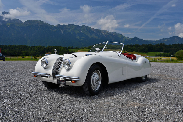 Jaguar XK 120 Open Two Seater (1952) - als Lot 143 angeboten an der Versteigerung Oldtimer Galerie Toffen in Gstaad vom 29. Dezember 2021