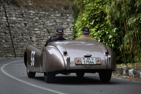 Jaguar XK 120 Roadster (1949) - Teilnehmer in der Klasse F - California Dreamin' - am Concorso d'Eleganza Villa d'Este 2013