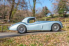 Bild: Jaguar XK 120 mit Hardtop (1954) - als Lot 125 angeboten an der Artcurial Rétromobile Versteigerung am 5. Februar 2016