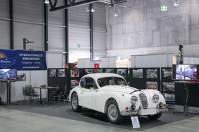 Jaguar XK 140 (1955) - frisch restauriertes Coupé auf dem Stand von Charles Menetrey - Swiss Classic World Luzern 2021