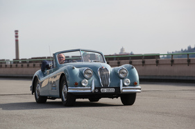 Jaguar XK 140 DHC (1955) - Teststrecke auf dem Dach der Lingotto-Fabrik in Turin - Alpenbrevet 2019 (1955)
