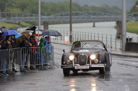 Jaguar XK 140 DHC (1957) - am Start in der Sportwagenklasse - Gaisbergrennen 2013 - Stadt-Grand-Prix in Salzburg am Donnerstag (1957)