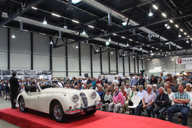 Jaguar XK 140 Drop Head Coupe (1955) - als Lot 18 anlässlich der Versteigerung der Oldtimer Galerie an der Swiss Classic World Luzern am 28. Mai 2022