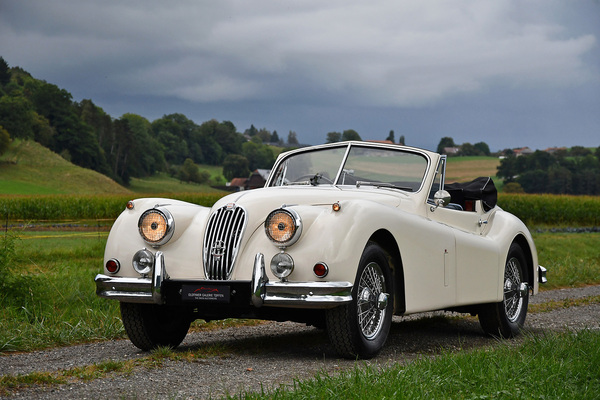 Image: Jaguar XK 140 Drophead Coupe (1955) - offered as lot 177 at the Oldtimer Galerie Toffen auction on October 16, 2021