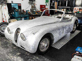 Jaguar XK 140 Drophead Coupé Project (1955) - Lot 239 an der Bonhams Goodwood Revival Versteigerung am 9. September 2023