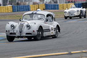 Jaguar XK 140 FHC (1955) - im Plateau 2 (1949-1956) an der Le Mans Classic 2012 (1955)