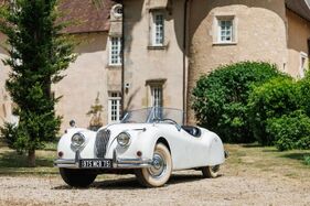 Bild Jaguar XK 140 Roadster (1955) - Lot 017 an der Artcurial Musée Automobile du Château de Vernon Versteigerung 2025
