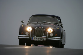 Jaguar XK 150 DHC (1960) - an der Ennstal-Classic 2012 - Orange Prolog