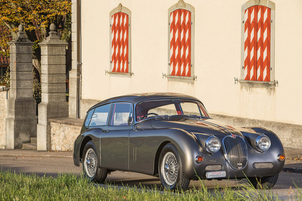 Bild: Jaguar XK 150 EstateThe Tow Car (1959) - als Lot 123 an der Versteigerung der Oldtimer Galerie in Gstaad am 29. Dezember 2017