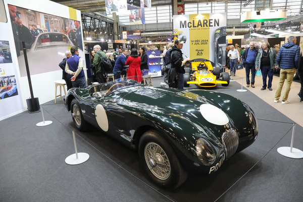 Jaguar XK120 C "C-Type" (1954) – Fahrzeug der Loh Collection – Rétromobile Paris 2025