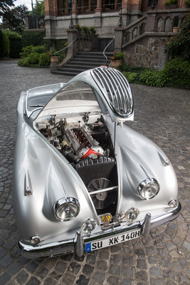 Jaguar XK140 OTS (1956) - längs eingebauter Reihensechszylindermotor