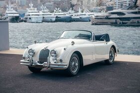 Jaguar XK150 3.4L DHC (1958) - als Lot 112 an der Artcurial-Versteigerung "Garden Party In Saint-Tropez" 2025