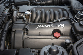 Jaguar XK8 (1997) - der AJ-V8 wurde beim XK8 erstmals eingesetzt