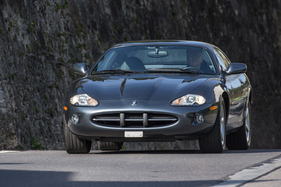 Jaguar XK8 (1997) - die Übersichtlichkeit im Jaguar ist besser als bei manchem modernen Kompaktfahrzeug