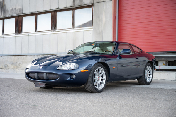 Bild: Jaguar XK8 4.0 Convertible (1999) - als Lot 48 an der Versteigerung der Oldtimer Galerie in Toffen am 21. März 2026