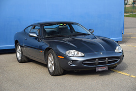 Jaguar XK8 Coupe (1997) - als Lot 05 an der Versteigerung der Oldtimer Galerie Toffen am 20. Oktoberl 2018 Jaguar XK8 Coupe (1997) - als Lot 05 an der Versteigerung der Oldtimer Galerie Toffen am 20. Oktoberl 2018