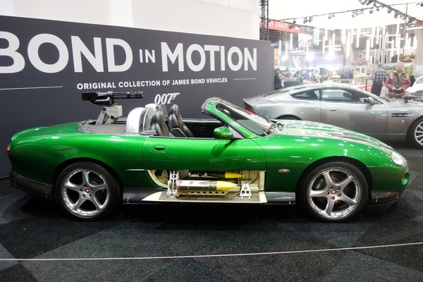 Jaguar XKR (2002) Aus dem James-Bond-Film "Stirb an einem anderen Tag" – Classic Car Show Brussels 2022