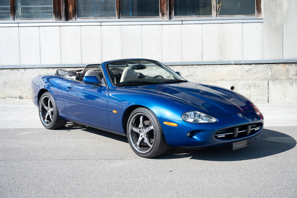 Image: Jaguar XKR Coupé 4.0 S:C (1998) - as lot 03 at the auction of the Oldtimer Gallery in Toffen on March 21, 2026