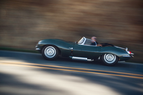 Jaguar XKSS (1957/2016) - der erste der nach Originalspezifikationen von 1957 im Werk 2016 neu gebauten neun Strassensportwagen