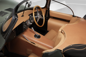 Jaguar XKSS (1957/2016) - der erste der nach Originalspezifikationen von 1957 im Werk 2016 neu gebauten neun Strassensportwagen