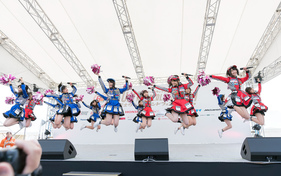 Japanische Girl Group AKB48 Team8 als Show-Act bei der Fuji Wonderland FES 2017 Veranstaltung