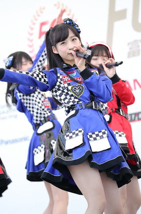 Japanische Girl Group AKB48 Team8 als Show-Act bei der Fuji Wonderland FES 2017 Veranstaltung